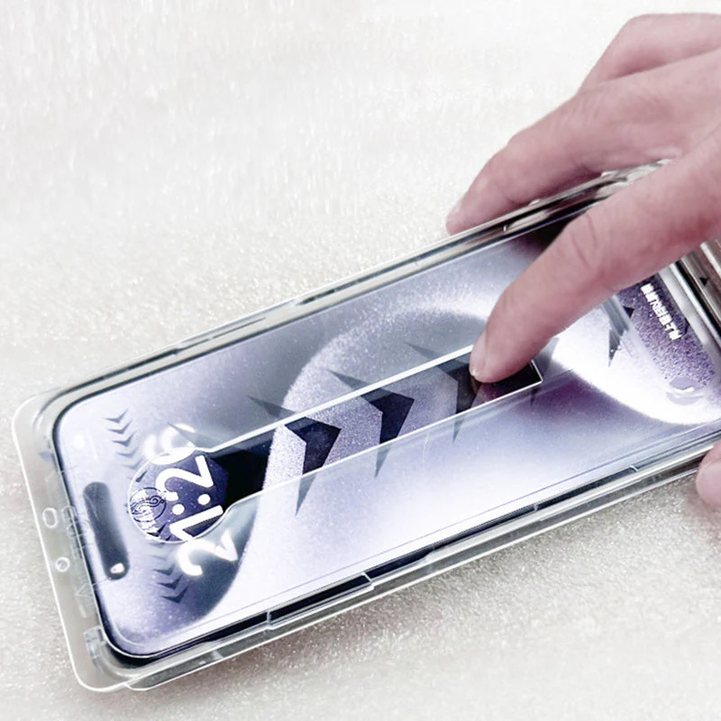 Quick-Apply Dust-Proof Screen Protector - Image 7